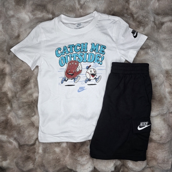 Nike Short Sleeve T-Shirt & Cargo Shorts 2 Piece Set White/Black Size 6 Boys NWT - Picture 8 of 8